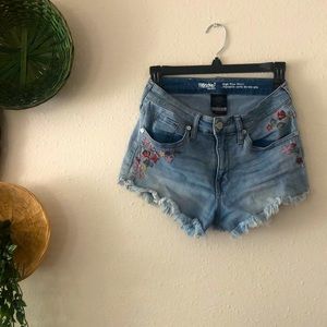 Missimo Embroidered Jean Shorts